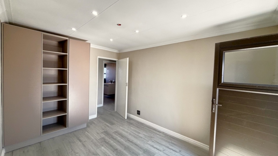  Bedroom Property for Sale in Westridge Western Cape
